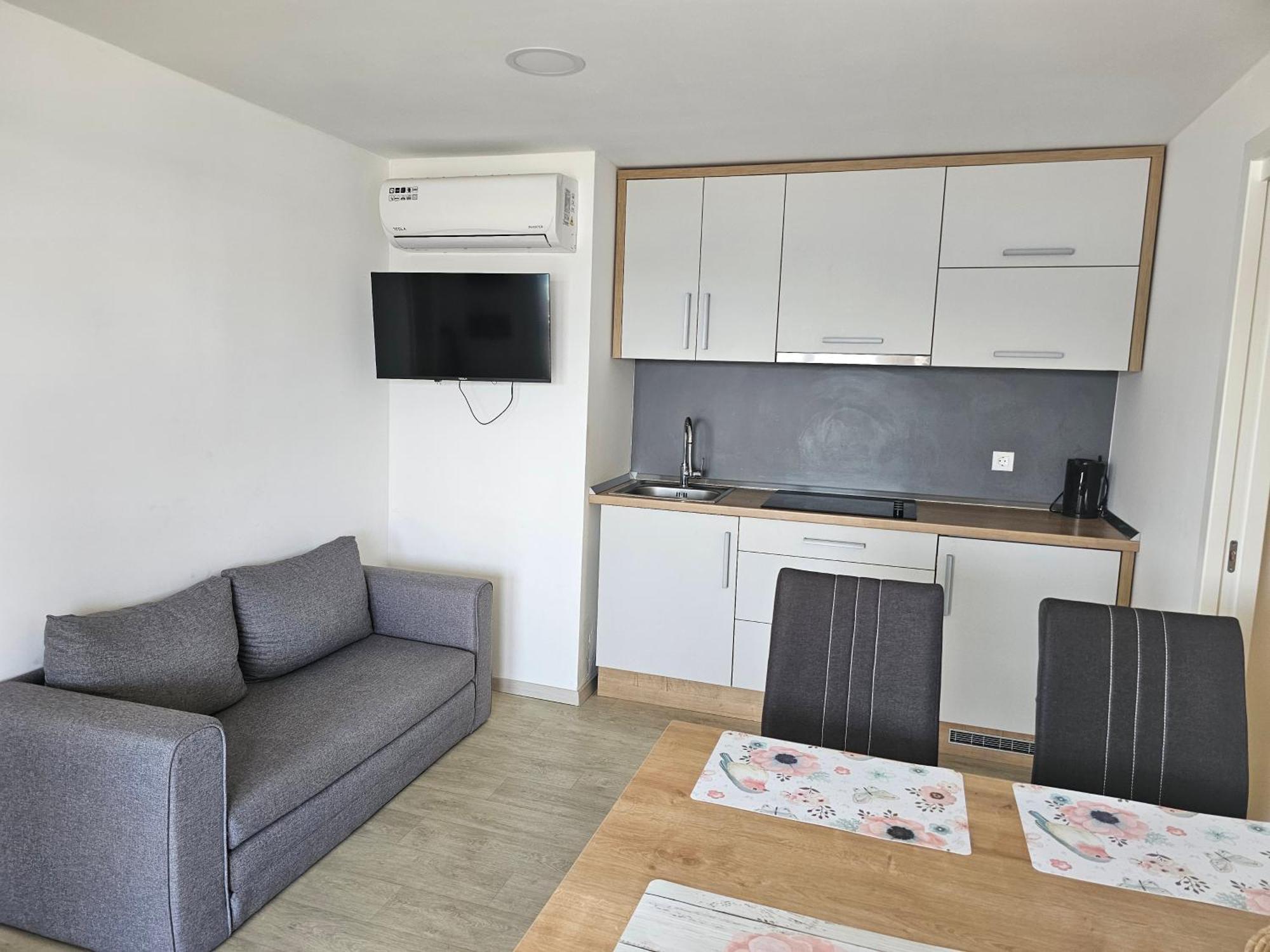 Mobile Home Tina Tisno Exteriér fotografie